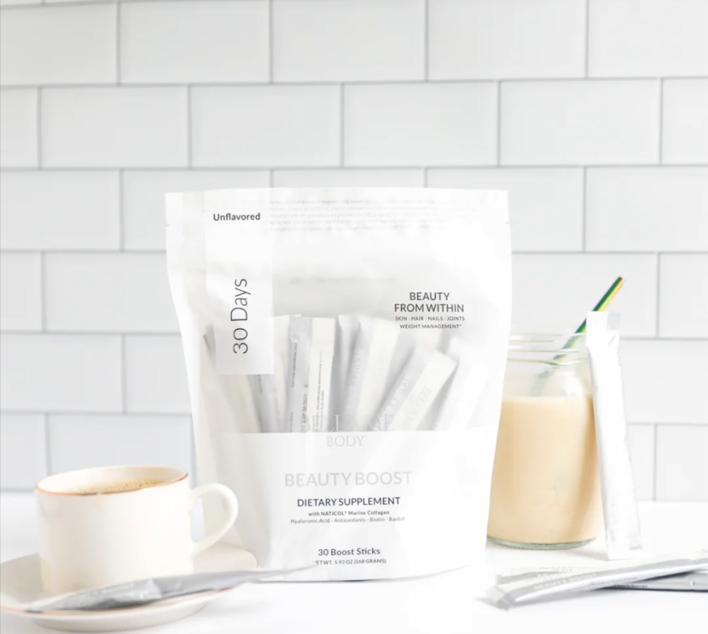 Collagen powder smoothie: Bellame Collagen Powder mixed into a delicious smoothie for glowing skin and health.